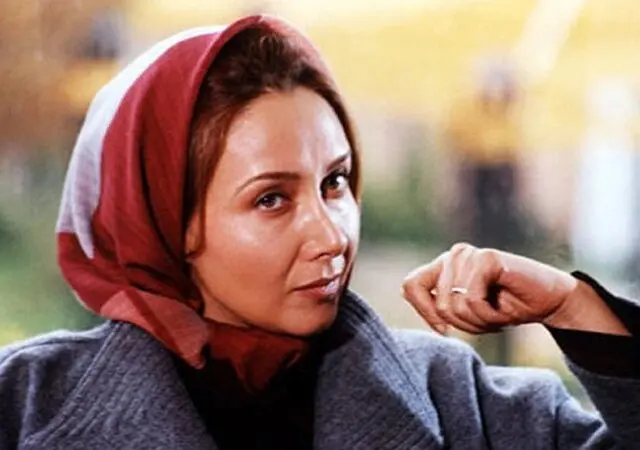 کتایون ریاحی در نقش میهن مشرقی