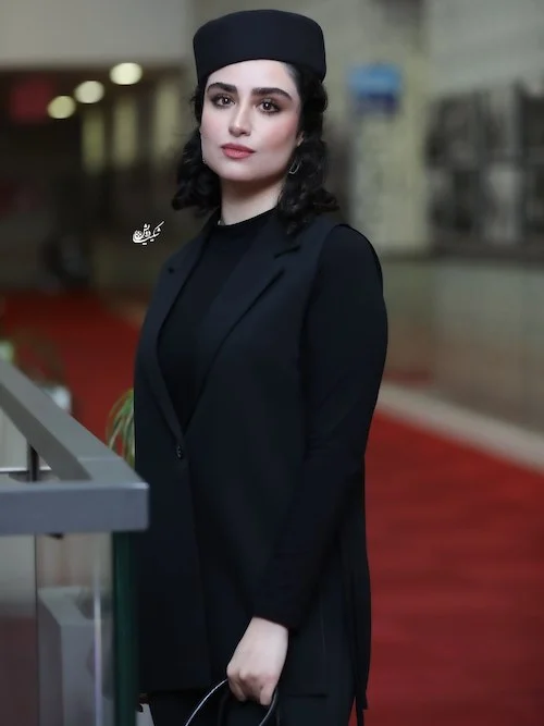 استایل تماممشکی هانیه غلامی