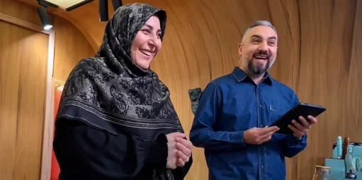 حرف غیرمنتظره المیرا شریفی‌مقدم وسط آشپزی در برنامه زنده؛ خنده همکارانش بند نیامد!