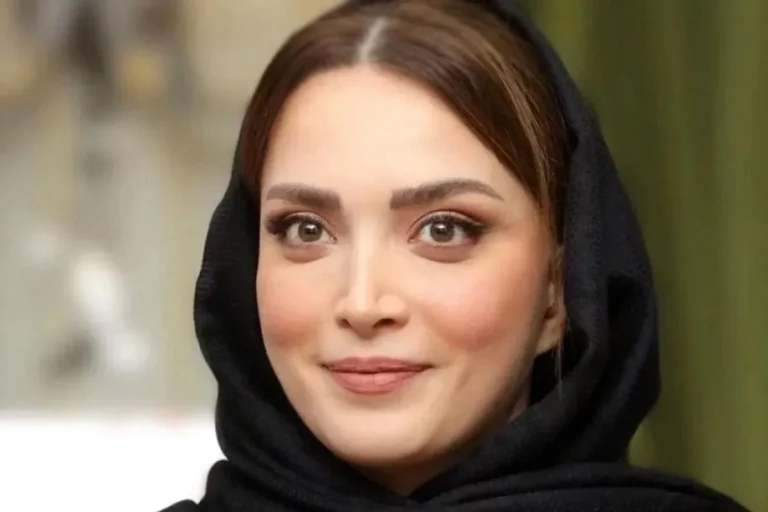 عکس جدید بهنوش طباطبایی در مراسم اکران / وقتی سادگی و شیک‌پوشی با هم یکی می‌شوند + تصاویر