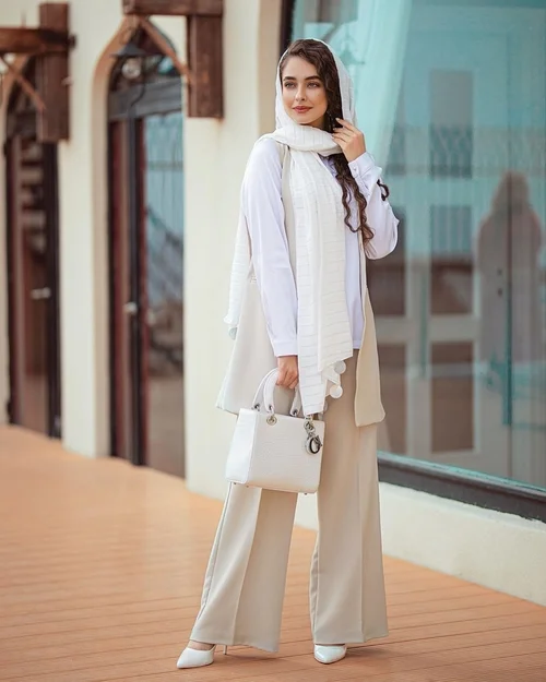 بیوگرافی کیمیا حسینی بلاگر و مدل سرشناس و زیبای ایرانی