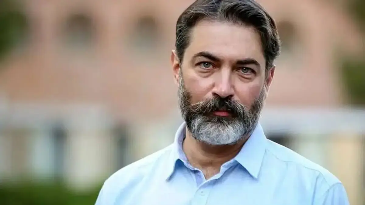 پارسا پیروزفر با تغییر چهره‌ای شگفت‌انگیز در خیابان‌ها؛ دیگر قابل شناسایی نیست!