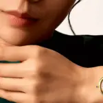 ساعت بژنوآر کارتیه با طراحی مجسمه‌گون و پترن میخ‌های پاریسی