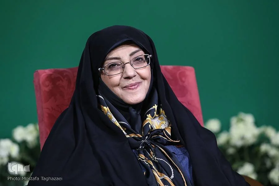 بیوگرافی اشرف بروجردی ( نخستین رئیس زن کتابخانه ملی ایران) پس از سال‌ها مبارزه سیاسی