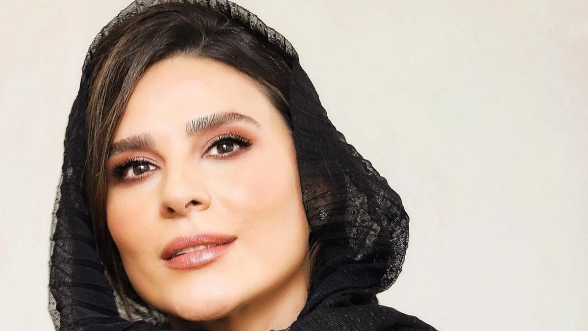 سحر دولتشاهی با ژستی خاص در خودروی لاکچری؛ سفری متفاوت در زمان!